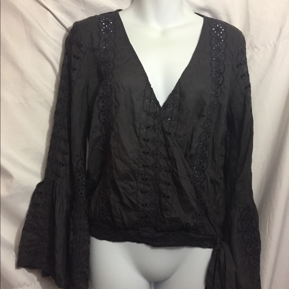 American Eagle Women’s Embroidered wrap